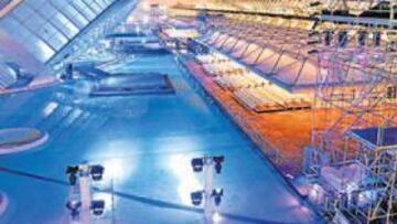 <b>UN ESCENARIO IMPRESIONANTE.</b> La Ciudad de las Artes y las Ciencias ya empieza a tomar el aspecto que tendrá el próximo lunes durante la presentación de McLaren, con las plataformas y las carpas para el evento. Un escenario impresionante para una puesta de largo muy esperada.