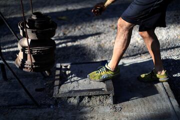 Este gimnasio al aire libre en Caracas est¨¢ construido con cemento, barras y otros materiales reciclados.