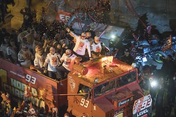 Marc Márquez celebró con sus seguidores su título de MotoGP.