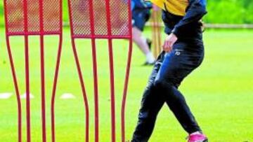 <b>ENTRENANDO. </b>Cristiano se mantiene al margen de las noticias que le vinculan con el Madrid.