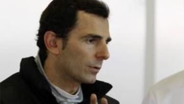 <b>PACIENCIA.</b> El piloto español asegura que con su experiencia sabe que no debe tener prisa ni hacerse ilusiones.