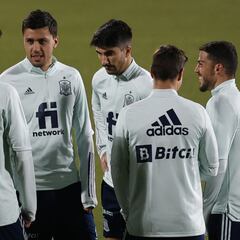 Carlos Soler mueve ficha para su renovación con el Valencia