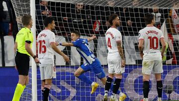 Tenaglia marcó el primer gol del Alavés.