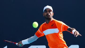 Sumit Nagal, contra Alexander Bublik en el Open de Australia.