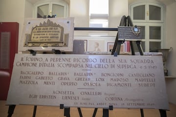 El museo del Torino está en Grugliasco, a las afueras de Turín. Es una joya y son los voluntarios los que lo mantienen en pie. Ocupa una gran mansión y en las dos plantas uno se hace a la idea de lo que es este club. 