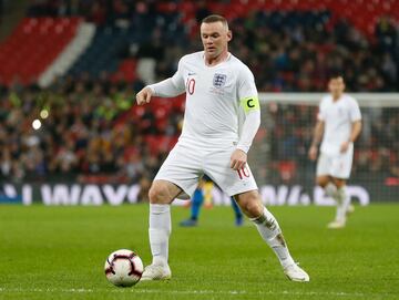 Rooney, además, disputó las Copas del Mundo de Alemania 2006, Sudáfrica 2010 y Brasil 2014, en las que anotó un gol. 