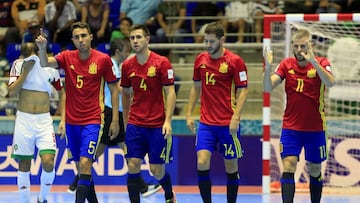 Aicardo, Bebe, Ra&uacute;l Campos y Miguel&iacute;n celebran un gol de la selecci&oacute;n espa&ntilde;ola de f&uacute;tbol sala en el Mundial de Colombia 2016.