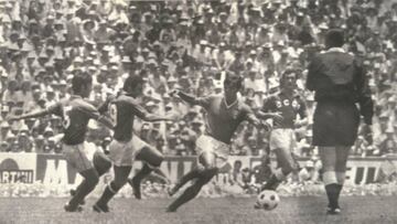 Partido inaugural del Mundial de M¨¦xico de 1970 en el que se mostr¨® la primera tarjeta amarilla.