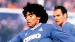 Maradona golea en los móviles italianos