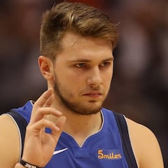Booker agua la fiesta a Luka Doncic en su debut en la NBA
