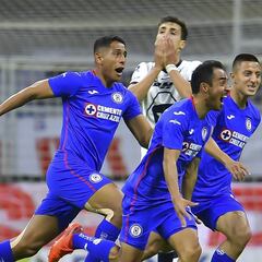 Cruz Azul golea a Pumas en la ida de semifinales del Guardianes 2020