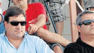 <b>REUNIONES. </b>José Sepulcre y Diego Fuentes han sido los encargados de negociar las primas con los jugadores.