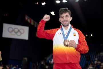 El español, que ya era medallista europeo y mundial, completa su colección y consigue el primer metal para España en los Juegos de París.