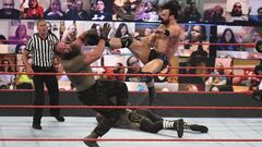 Drew McIntyre ataca a Strowman y Lashley en Raw.