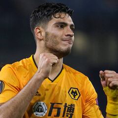 Raúl Jiménez llegó a los 100 goles anotados en clubes