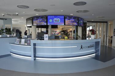 El hall del centro de deportes.
