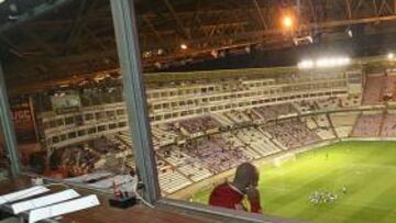 <b>CABINAS VACÍAS.</b> Cabina sin narradores de radio en Zorrilla.