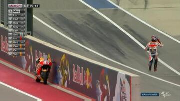 En 2017 a Marc Márquez se le estropeó la moto en la calificación, se bajó y caminó junto al muro para saltarlo y cambiarse de moto. Consiguió la pole y volvió a ganar en Austin.