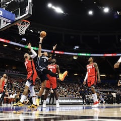 Los Rockets sufren a Banchero para terminar ganando