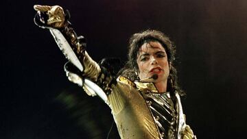 Michael Jackson en un concierto en Viena durante su gira &quot;HIStory World Tour&quot;. 
 