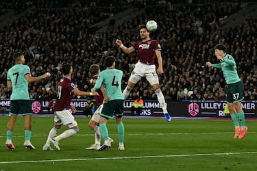 ‘Taty’ acuesta al Tottenham en descenso