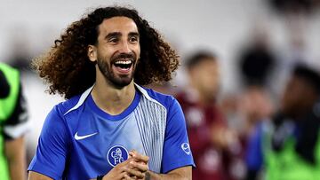 Marc Cucurella, jugador del Chelsea, celebra el triunfo conseguido ante el West Ham.