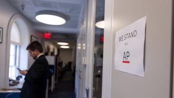 Un juez determinó que la prohibición de la Casa Blanca a The Associated Press fue inconstitucional, por lo que deben revertirla.