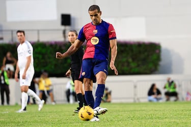 Rivaldo durante el Clásico de Leyendas en Puerto Rico entre Real Madrid y Barcelona en el Estadio Juan Ramón Loubriel​ en Bayamón.