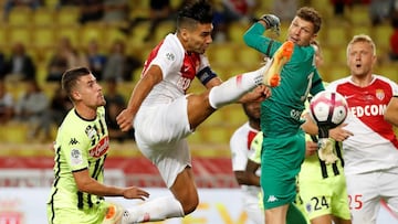 M&oacute;naco con el colombiano Radamel Falcao en cancha perdi&oacute; 0-1 contra Angers en el estadio Louis II por la s&eacute;ptima fecha de la Liga de Francia