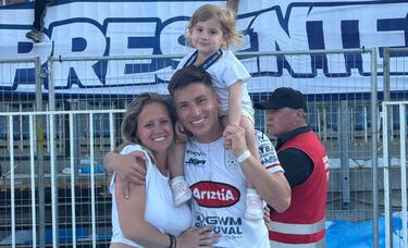 “Veo la foto que tengo con mi señora, mi hija y la copa, y me emociono... Valió la pena”