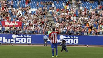 Gaitán, durante su presentación en el Calderón. Los aficionados podrán visitar los lugares más significativos del estadio.