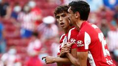 Savic y Jo&atilde;o F&eacute;lix, tras la expulsi&oacute;n de este en el Atl&eacute;tico-Athletic.