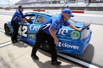 La NASCAR en Darlington, este domingo.