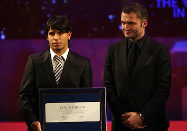 En Canadá 2007, Sergio Agüero se erigió como la gran figura al marcar seis goles y guiar a
Argentina a su sexto título mundial sub-20. En la final, los albicelestes remontaron y vencieron 2-1 a
la República Checa, con Ángel Di María también como protagonista. El torneo fue una vitrina de
talentos que luego brillarían en la élite: Juan Mata, Pato, Luis Suárez, Cavani, Arturo Vidal,
Chicharito, Alexis Sánchez, Piqué y Marcelo.