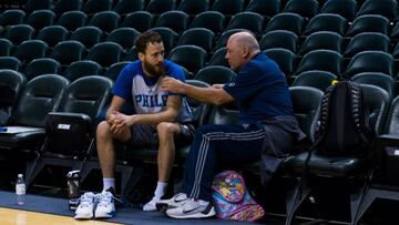 Prórroga y derrota de los Sixers (0-7) en el peor día del 'Chacho'