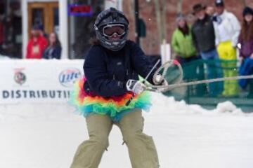 Este fin de semana se ha desarrollado en la calles de Leadville, Colorado; la 68 edición de la carrera anual de Skijoring 