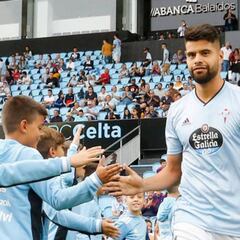 Néstor Araújo salió lesionado ante el Sevilla
