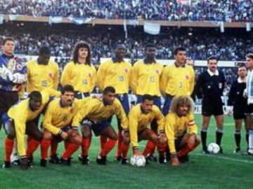 Como santos fueron venerados este grupo de jugadores que consiguió la hazaña de derrotar a Argentina en su casa por goleada épica de 5-0 rumbo a USA 94. Los colombianos fueron recibidos en Bogotá como héroes en medio de una tensa situación social que por aquel entonces vivía el país. Este puñado de hombres logró volver a sacar sonrisas a los rostros de hinchas que se habían quedado con la buena actuación de la Selección en la Copa Mundo de Italia 90.