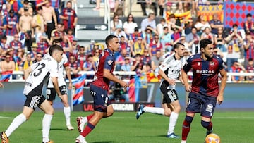 Partido de la jornada 41 de LaLiga Hypermotion entre el Burgos y el Levante.