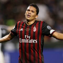 Prensa italiana pone a Carlos Bacca como fracaso en 2016