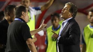 Jorge Luis Pinto y Bolillo Gómez en Panamá vs. Honduras