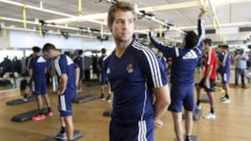 Iñigo Martínez, durante una sesión de entrenamiento en la talasoterapia La Perla.