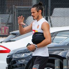 Cavani no entrena y su salida es inminente