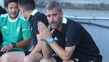 Bolo, técnico de la Ponferradina, durante un partido.