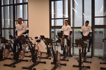 Álvaro Montero, Camilo Vargas y Aldair Quintana estuvieron haciendo trabajo físico y de reacción en el hotel donde están concentrando y esperando desde este martes comenzar los entrenamientos con el resto del grupo y Éder Chaux, último arquero convocado ante la baja de David Ospina.