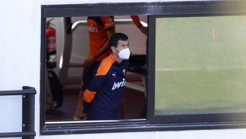 Javi Gracia, entrenador del Valencia, en un entrenamiento en Paterna. 