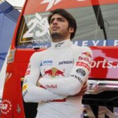 Carlos Sainz: "Fernando Alonso no se retira, es un luchador"