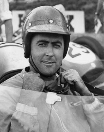 Jack Brabham fue un piloto australiano. Campeón de pilotos de Fórmula 1 en 1959, 1960 y 1966, subcampeón en 1967 y quinto en 1970, logrando un total de 14 victorias, 31 podios y 13 pole positions.  Fundó el equipo Brabham y el fabricante de automóviles de carreras Motor Racing Developments junto a Ron Tauranac. El piloto corrió en la Fórmula 1 para su propio equipo a partir de 1962 hasta su retiro de en 1970