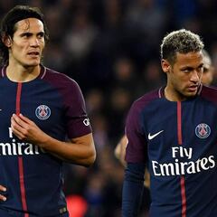 Cavani culpa a Emery por el polémico penalti con Neymar