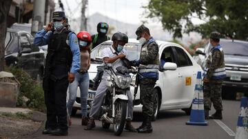 Restricción vehicular: qué placas circulan hoy 14 de agosto, en semáforo verde, amarillo y rojo